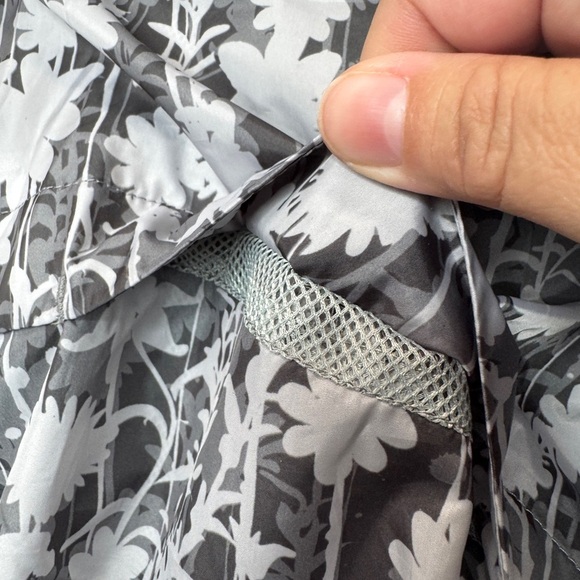 Lands' End Floral Full Zipper Windbreaker Grey - Picture 7 of 12